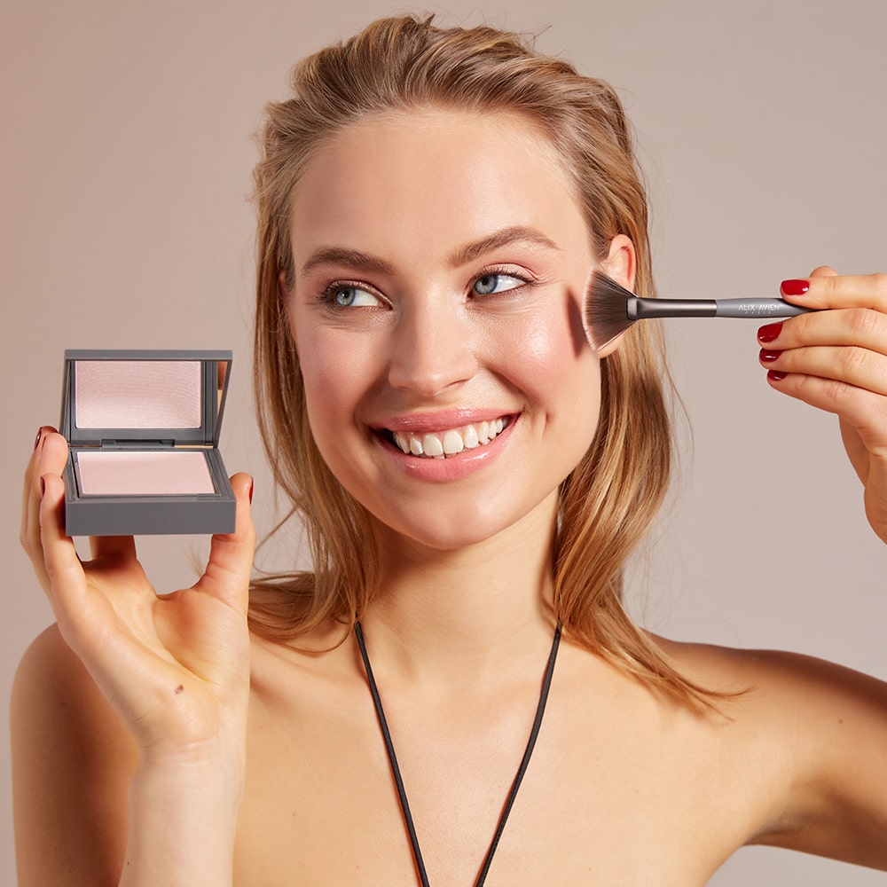 Alix Avien Powder Highlighter