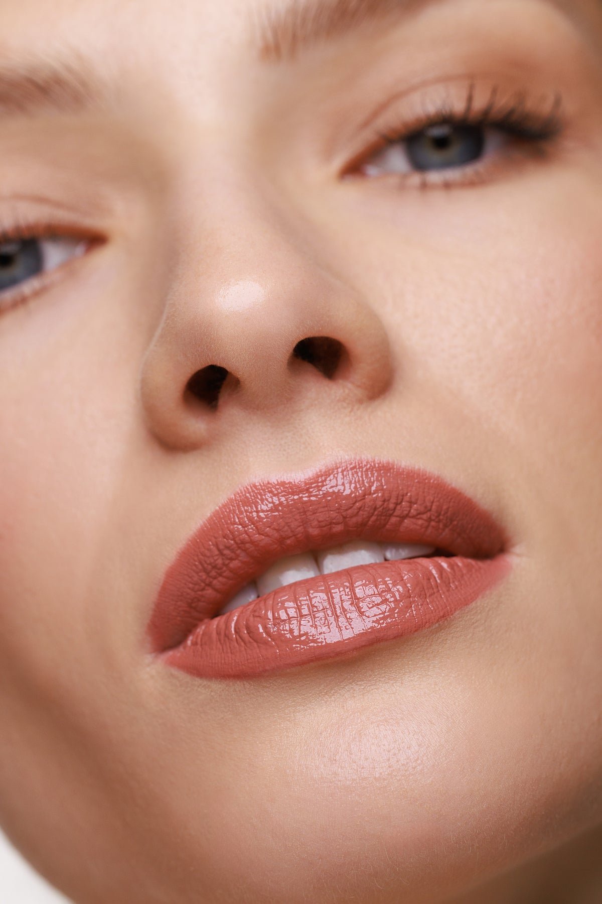 PAESE Nudelightful Lipstick