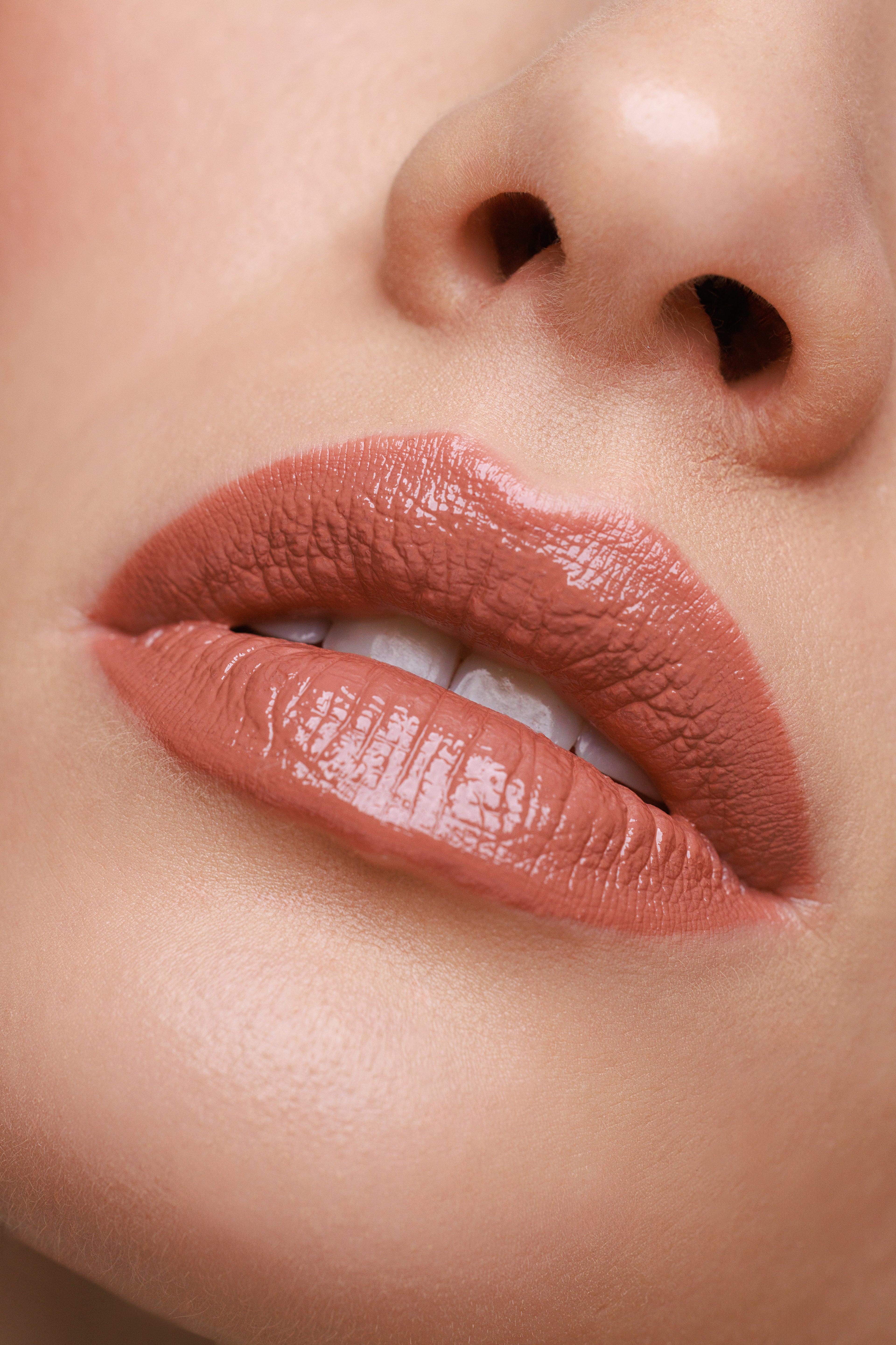 PAESE Nudelightful Lipstick