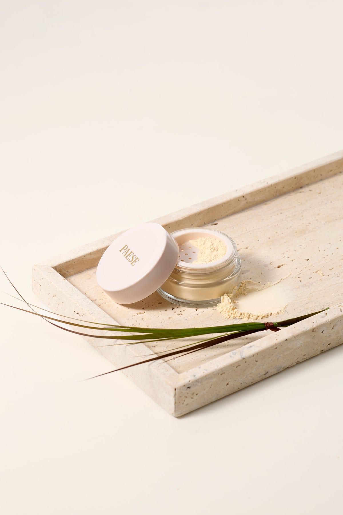 PAESE Long Cover Fixing Loose Powder Light Beige